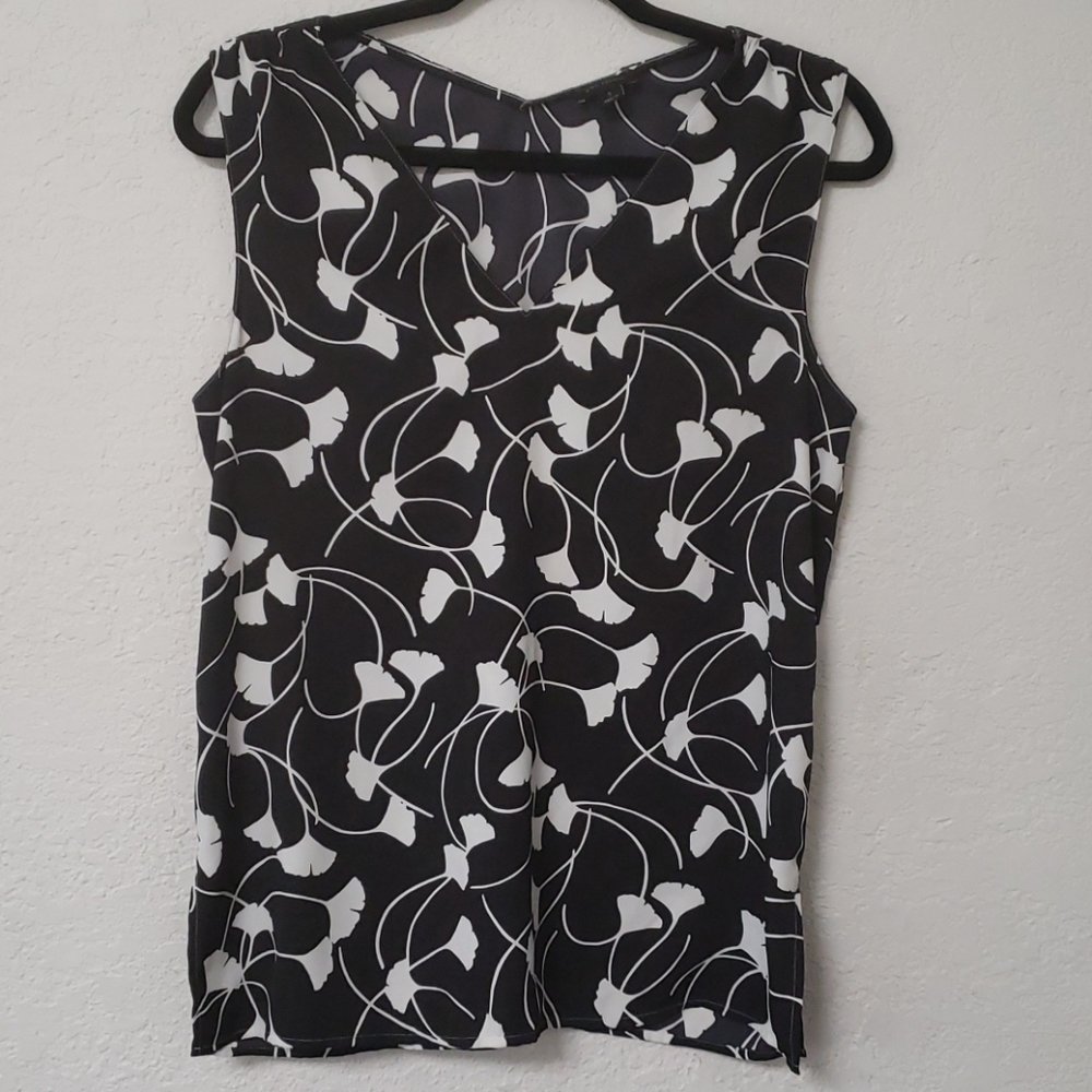 Ann Taylor, black and white top, small